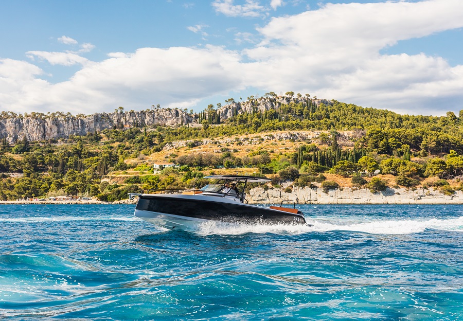 Best Boats for Island Hopping: Ryck, Axopar, Saxdor, Merry Fisher, Jeanneau Cap Camarat